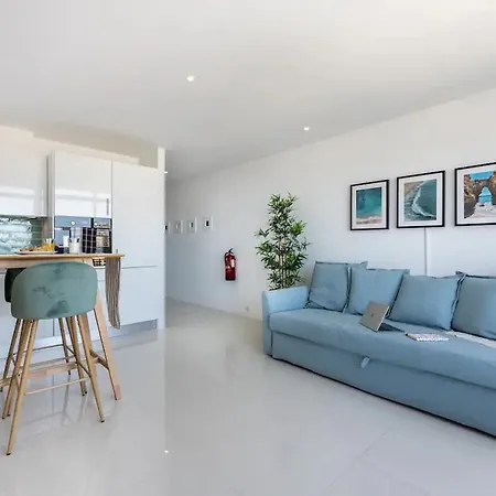 Luxury 1 Min With Sea View, Wifi, Ac, Smarttv Apartment