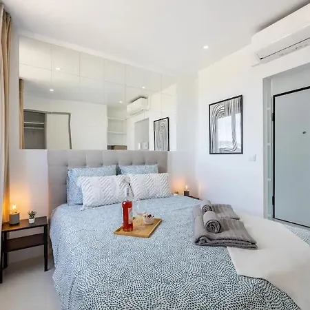 Luxury 1 Min With Sea View, Wifi, Ac, Smarttv Apartment *